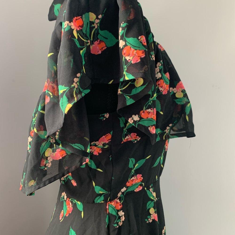 Vanessa Virginia shoulder dress 6 - Picture 6 of 10
